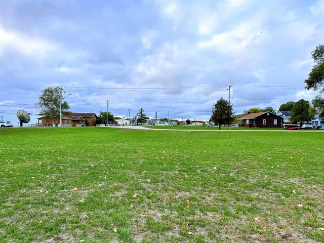 $60,000 | 60-acres Highway 35, Prairie du Chien, WI 53821