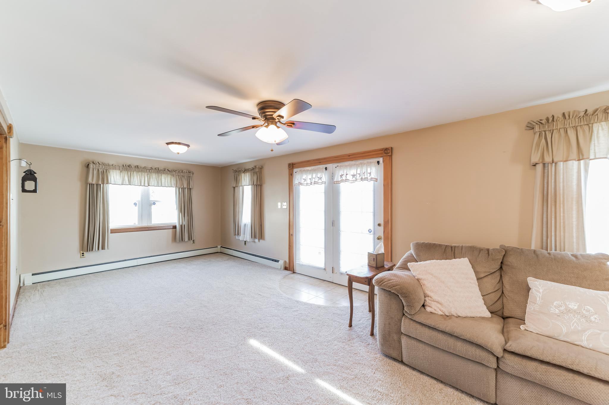 192 Old Limestone Road Oxford, PA 19363 - Photo 14 of 32 Family Room