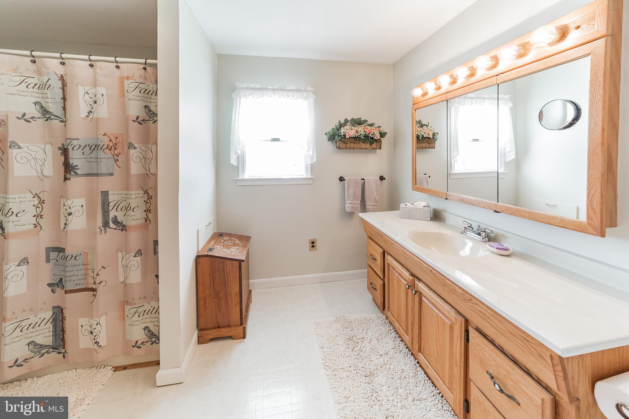 192 Old Limestone Road Oxford, PA 19363 - Photo 22 of 32 Bathroom