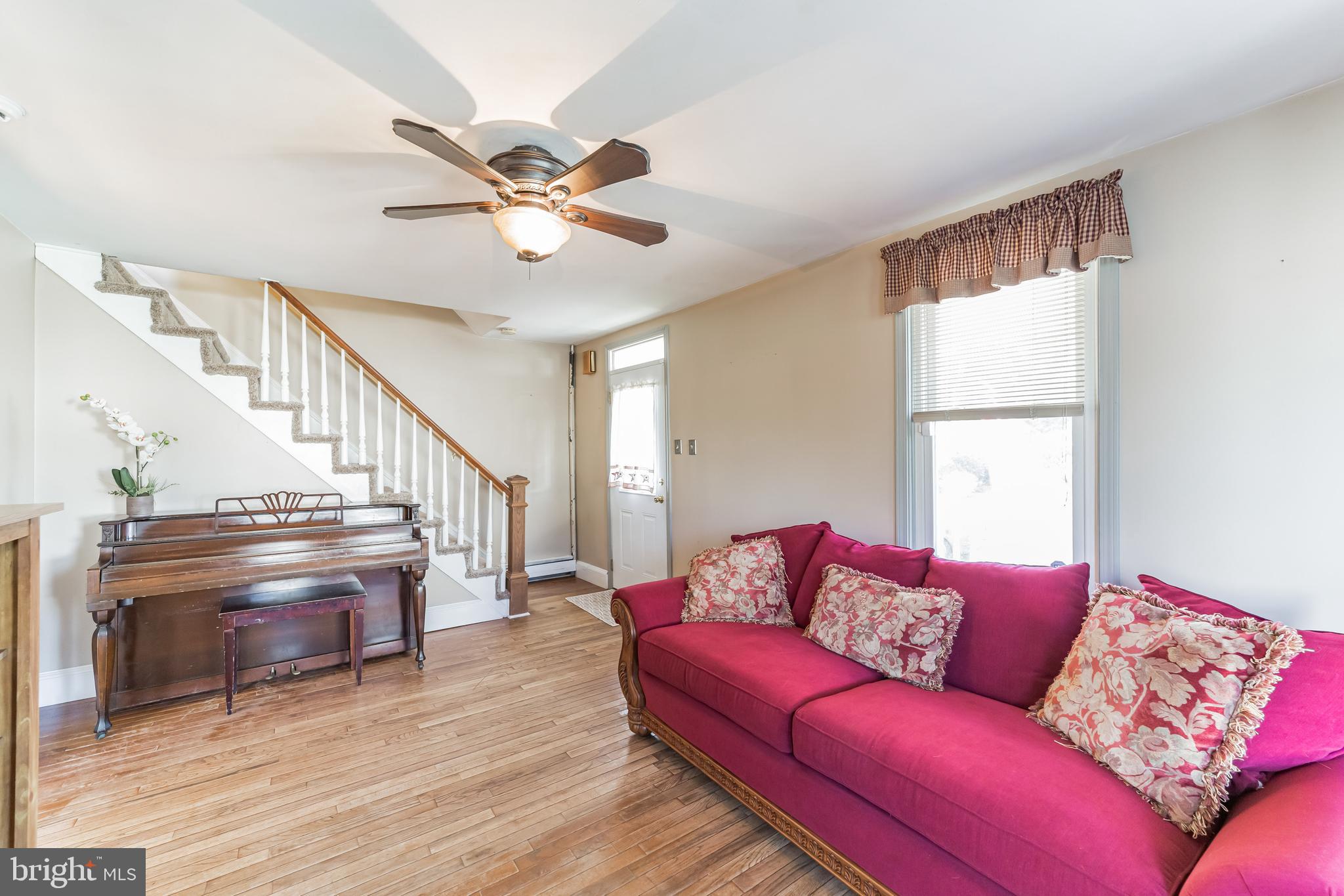 192 Old Limestone Road Oxford, PA 19363 - Photo 5 of 32 Living Room