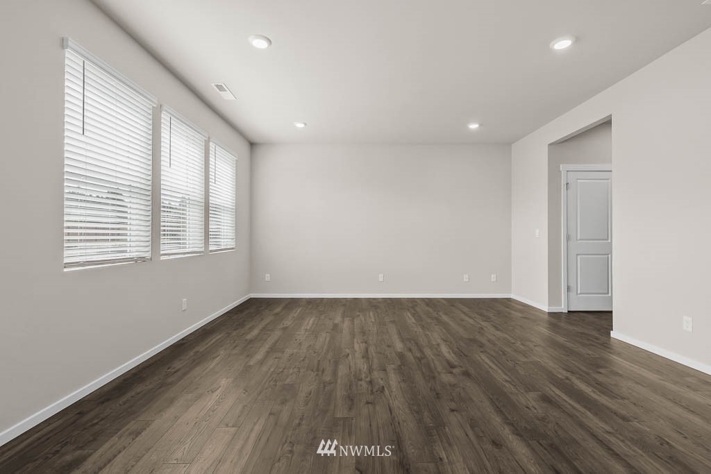 6027 Waverly Road Southwest, Unit 30 Port Orchard, WA 98367 - Photo 2 of 17 Gallery Image 2