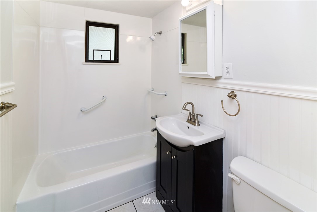 1316 Ivy Road Bremerton, WA 98310 - Photo 12 of 25 Gallery Image 12