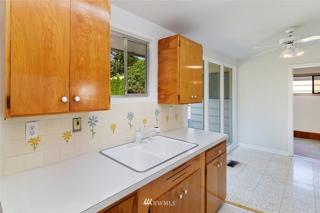 1316 Ivy Road Bremerton, WA 98310 - Photo 14 of 25 Gallery Image 14