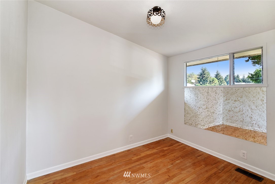 1316 Ivy Road Bremerton, WA 98310 - Photo 15 of 25 Gallery Image 15