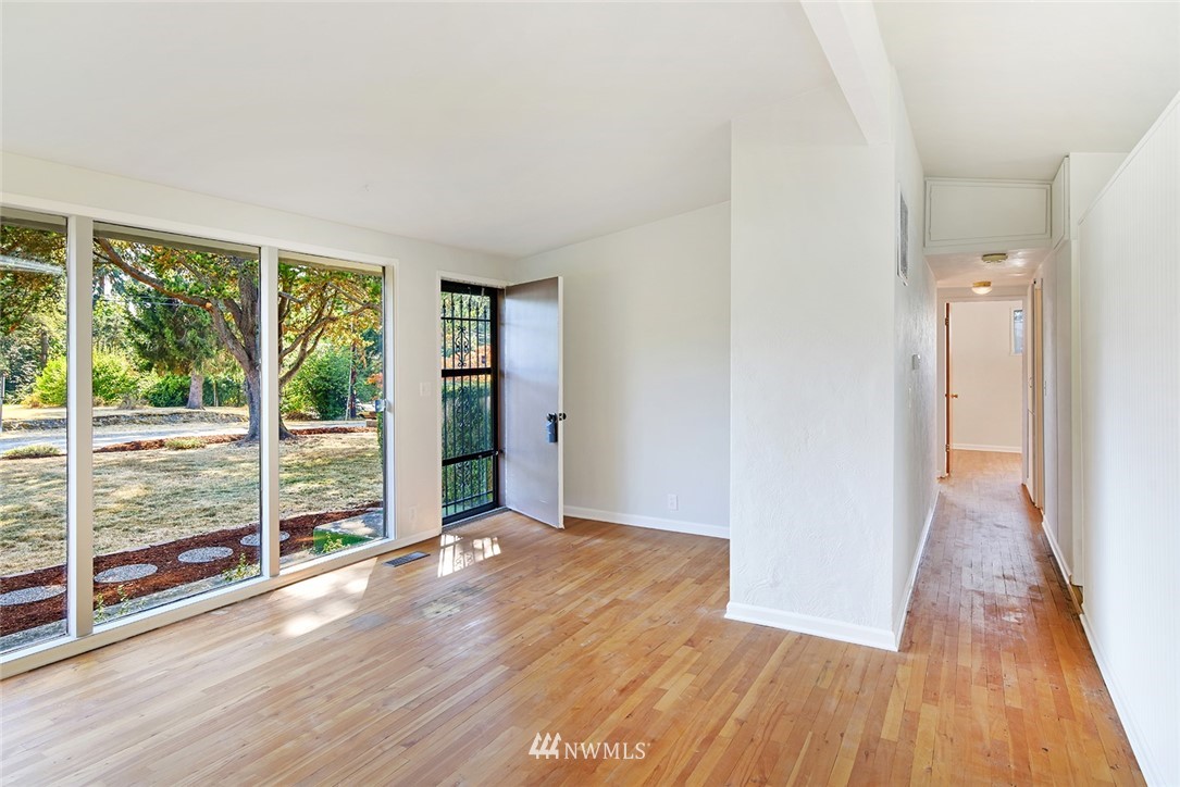 1316 Ivy Road Bremerton, WA 98310 - Photo 3 of 25 Gallery Image 3