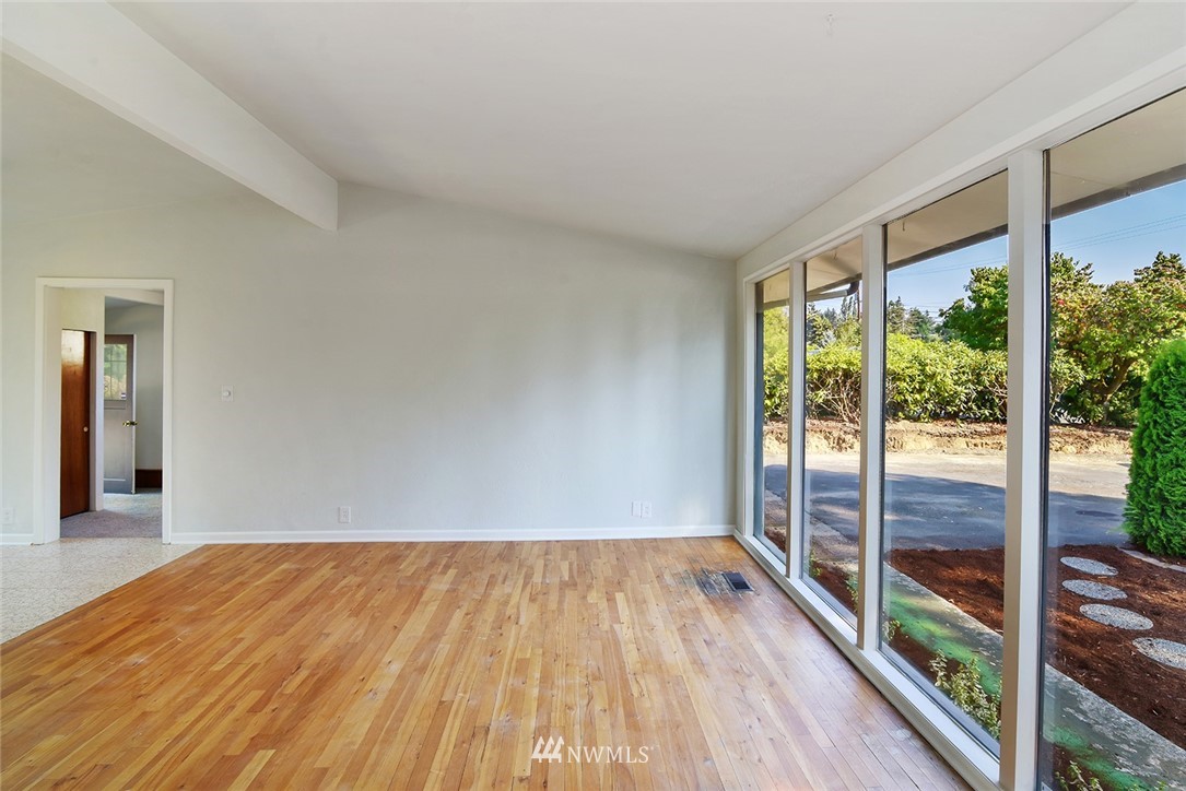 1316 Ivy Road Bremerton, WA 98310 - Photo 4 of 25 Gallery Image 4