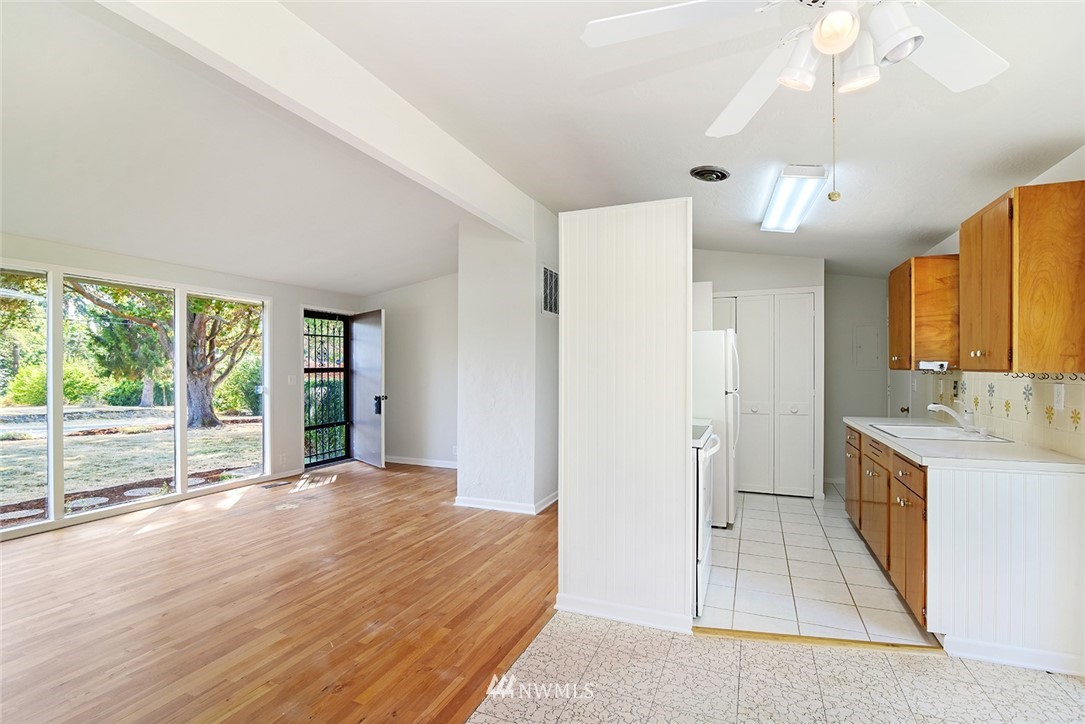 1316 Ivy Road Bremerton, WA 98310 - Photo 5 of 25 Gallery Image 5