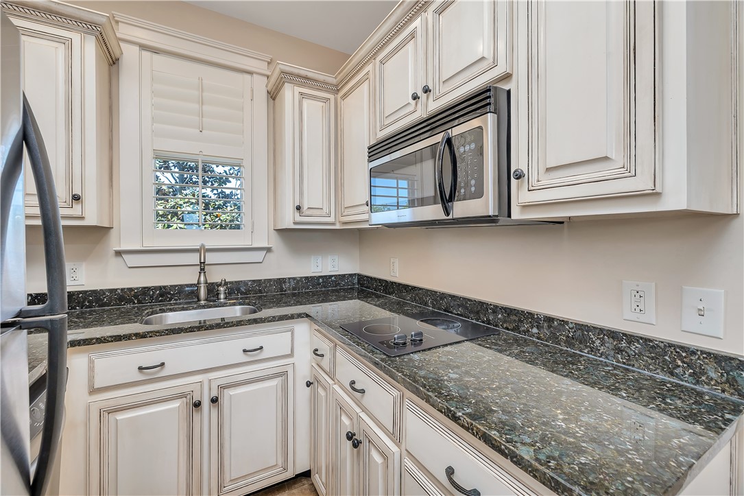 1015 Beach View Drive, Unit 208 St. Simons Island, GA 31522 - Photo 4 of 21
