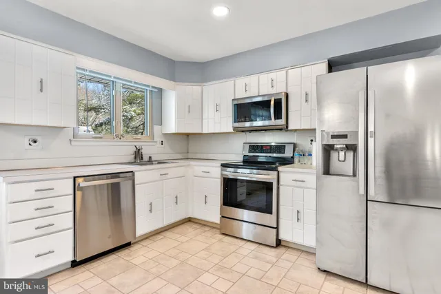 $599,999 | 1525 Squire Lane, Cherry Hill, NJ 08003