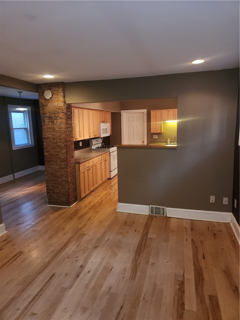57 Rowley Street Rochester, NY 14607 - Photo 9 of 26