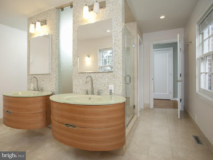 208 Winant Road Princeton, NJ 08540 - Photo 16 of 25 Master Bathroom
