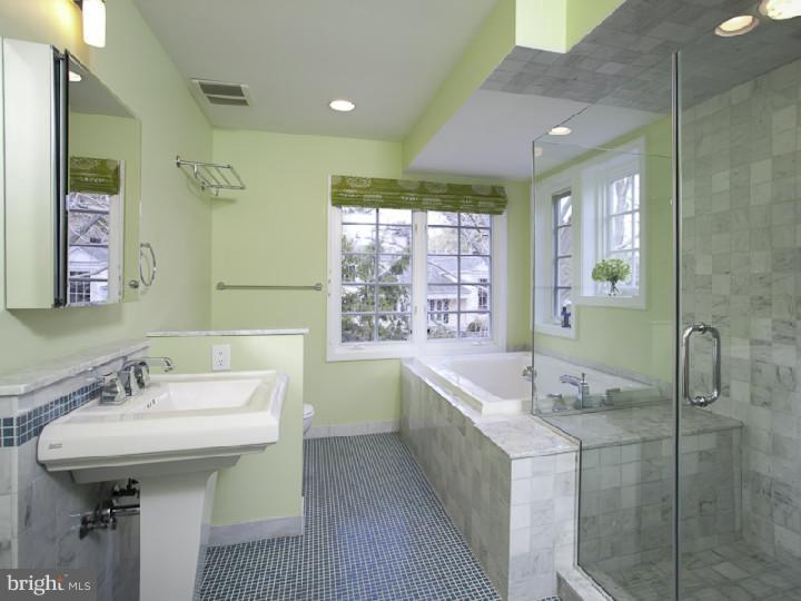 208 Winant Road Princeton, NJ 08540 - Photo 20 of 25 Bathroom