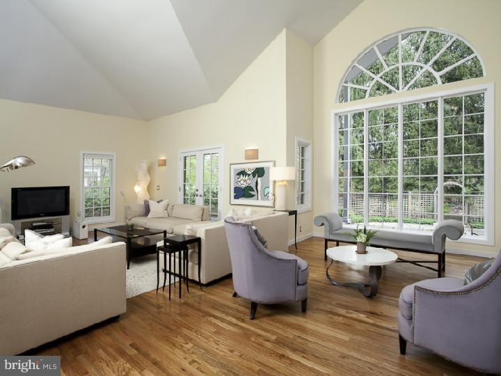208 Winant Road Princeton, NJ 08540 - Photo 6 of 25 Living Room