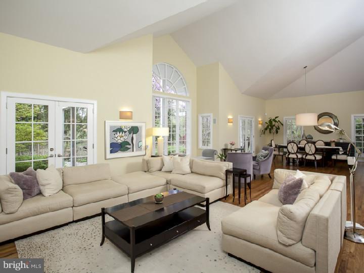 208 Winant Road Princeton, NJ 08540 - Photo 7 of 25 Living Room