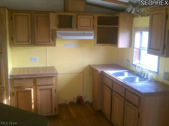 16425 Hosmer Road Middlefield, OH 44062 - Photo 9 of 21 Gallery Image 9