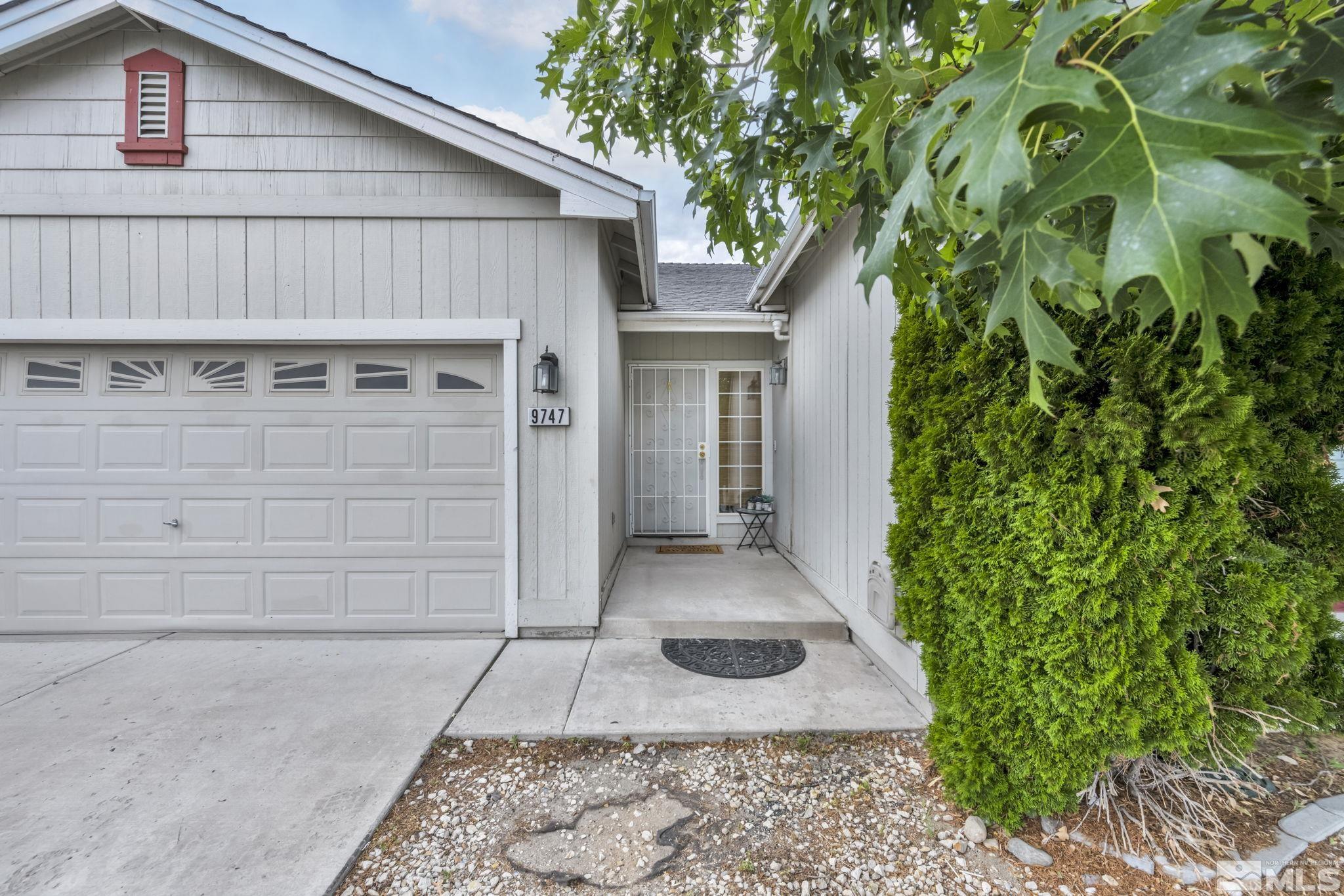 9747 Autumn Leaf Way Reno, NV 89506 - Photo 2 of 26 Photo 2