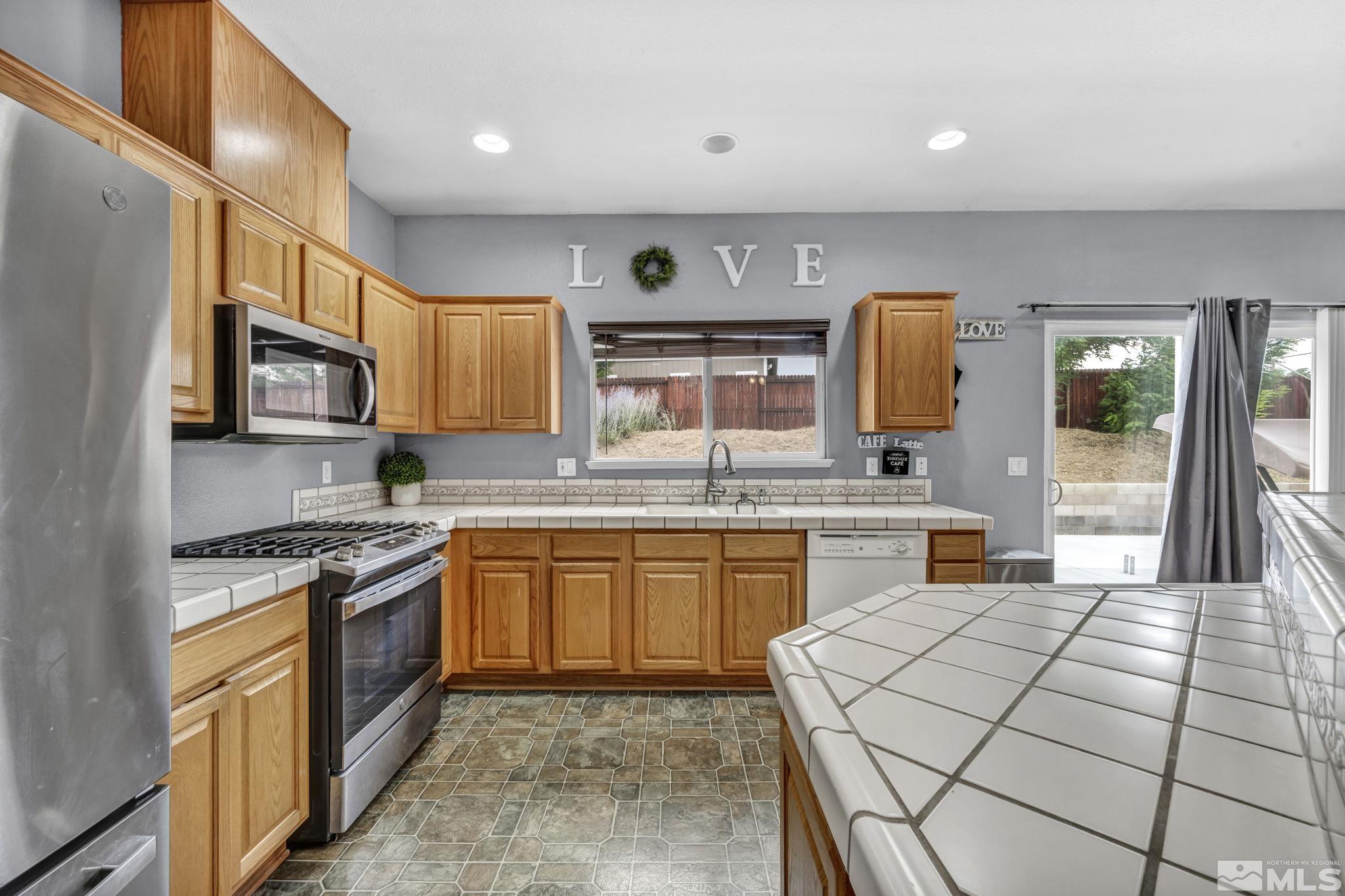 9747 Autumn Leaf Way Reno, NV 89506 - Photo 8 of 26 Photo 8