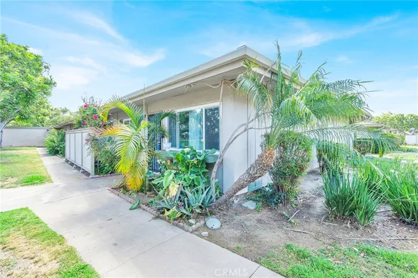 $539,999 | 634 West Main Street, Unit D, Tustin, CA 92780