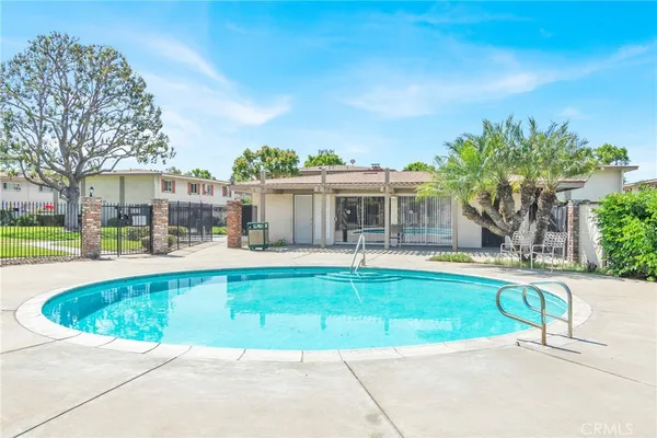 $539,999 | 634 West Main Street, Unit D, Tustin, CA 92780