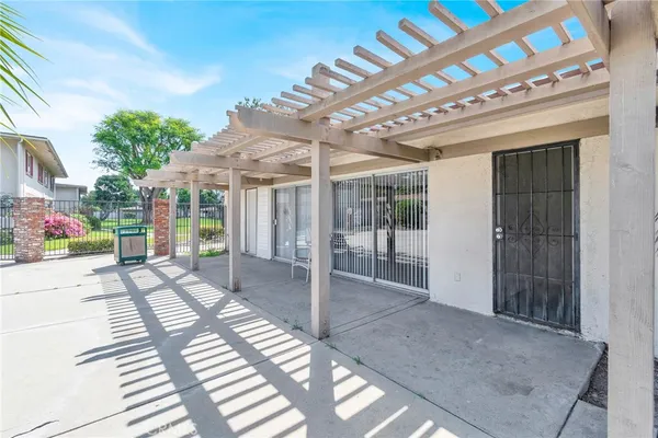 $539,999 | 634 West Main Street, Unit D, Tustin, CA 92780