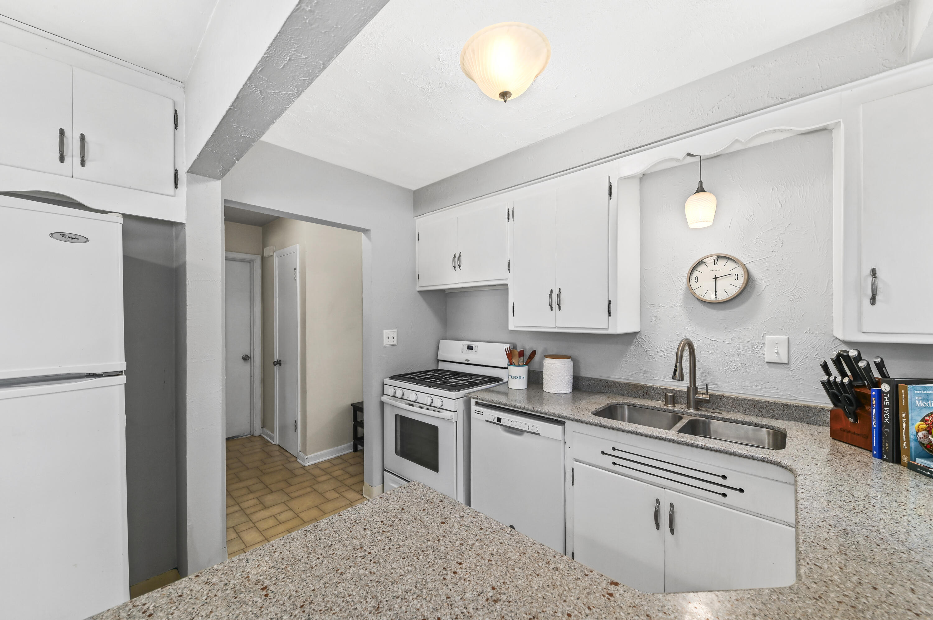 3222 North 82nd Street Milwaukee, WI 53222 - Photo 11 of 26 EUP_6170