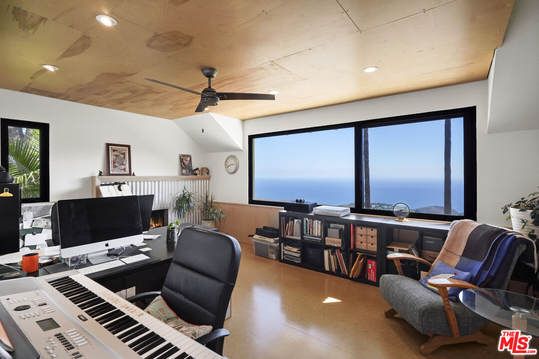 26335 Lockwood Road Malibu, CA 90265 - Photo 23 of 39 a room with furniture