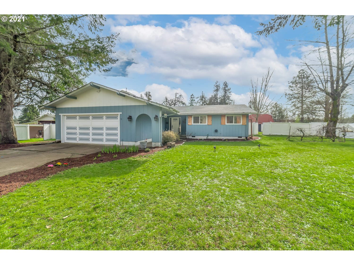25766 Perkins Road Veneta, OR 97487 - Photo 1 of 32 Gallery Image 1
