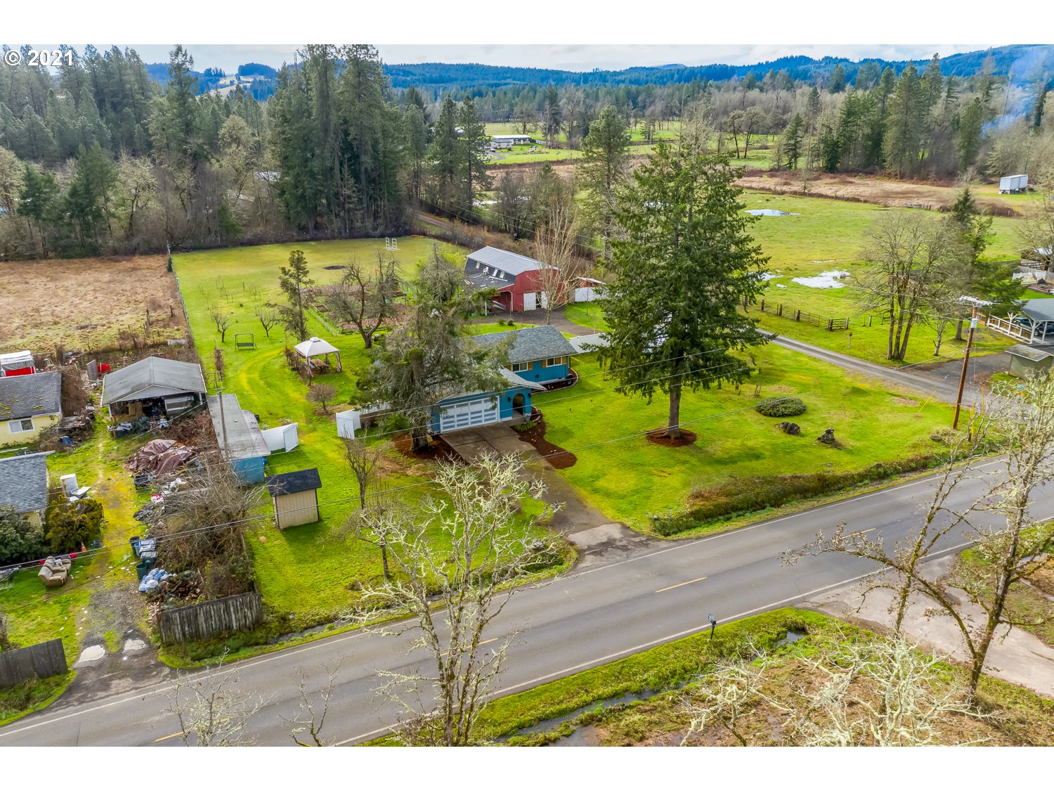 25766 Perkins Road Veneta, OR 97487 - Photo 2 of 32 Gallery Image 2