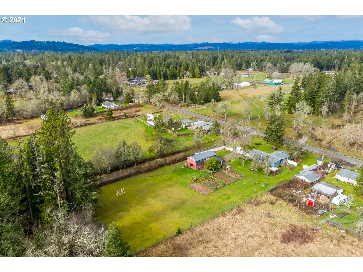 25766 Perkins Road Veneta, OR 97487 - Photo 5 of 32 Gallery Image 5