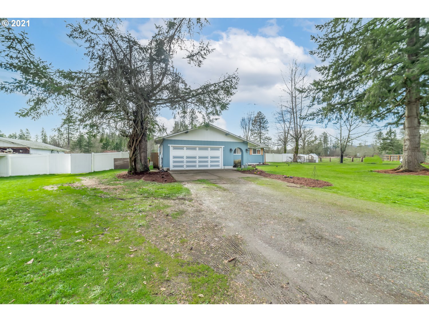 25766 Perkins Road Veneta, OR 97487 - Photo 9 of 32 Gallery Image 9
