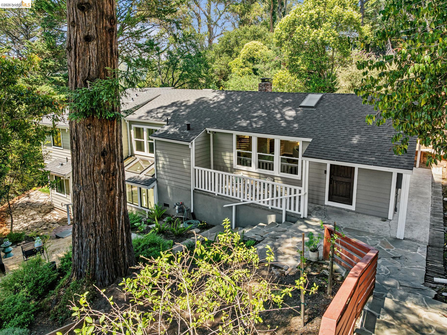 6281 Aspinwall Road Oakland, CA 94611 - Photo 4 of 71