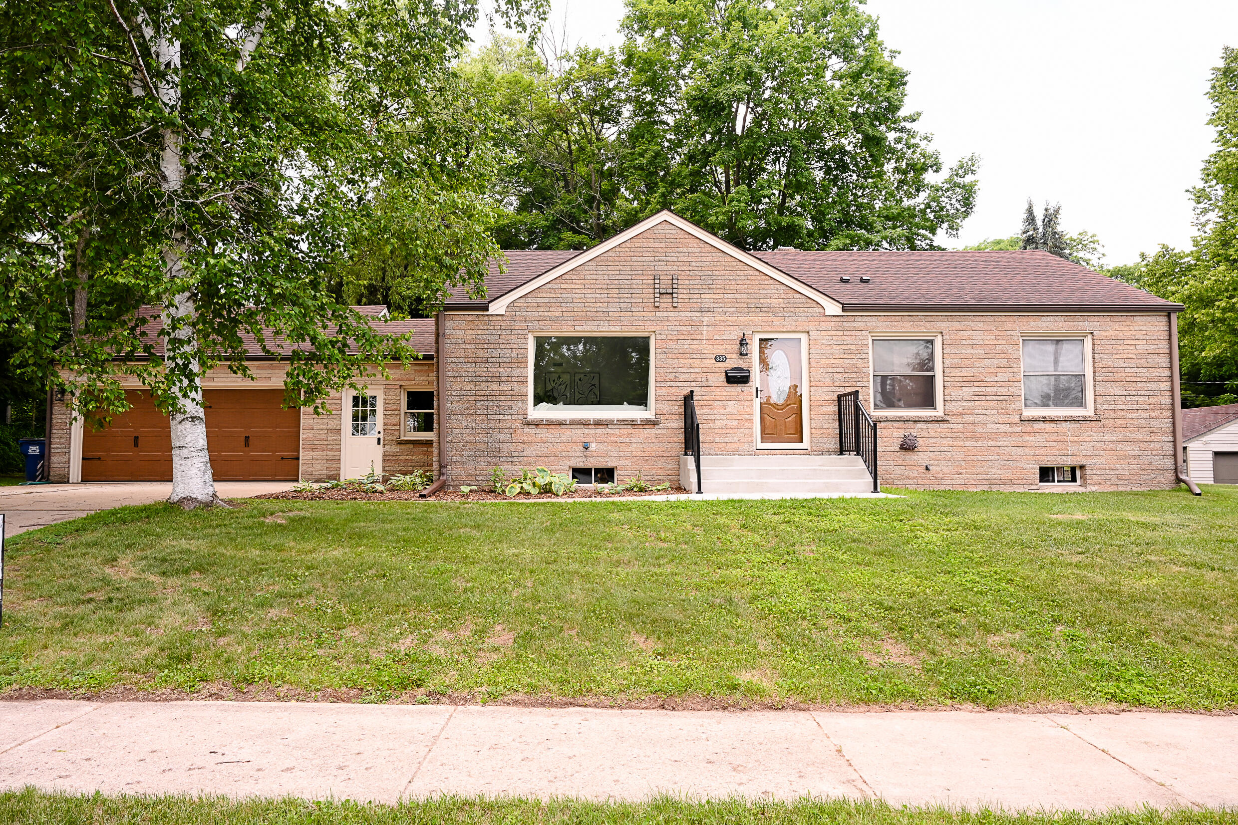 335 South High Street Port Washington, WI 53074 - Photo 1 of 25 1