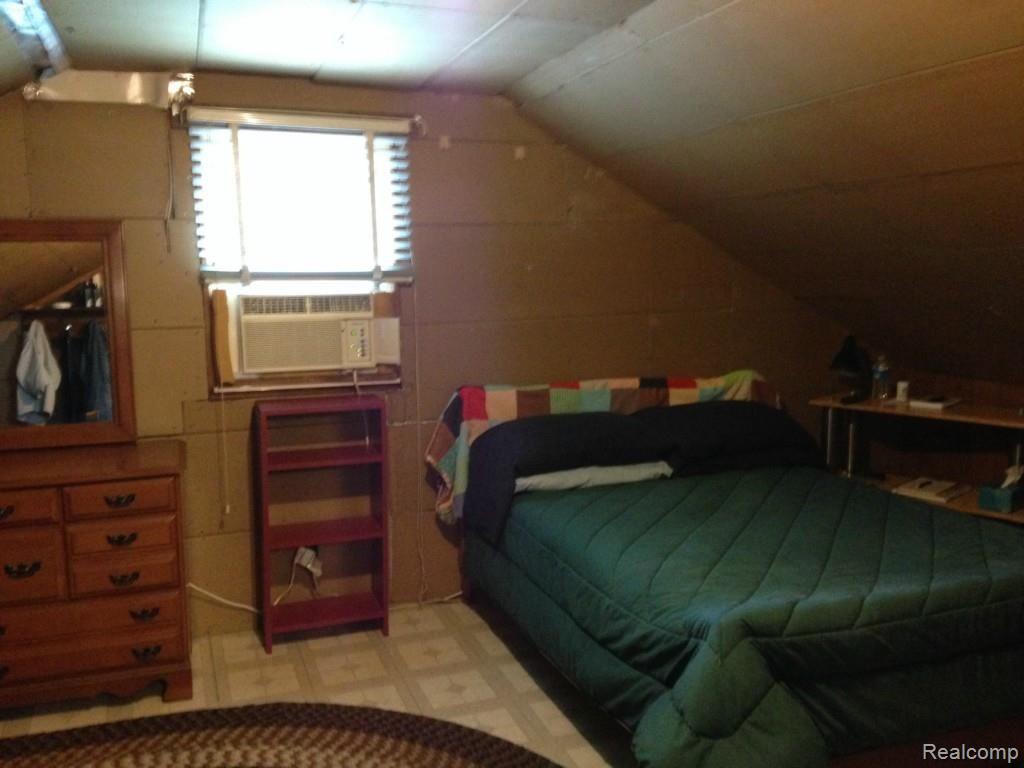 30490 Pennsylvania Road Romulus, MI 48174 - Photo 29 of 45 IMG_2054.jpg