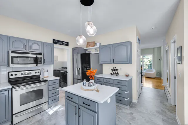 $625,000 | 19 Thomas Drive, Tolland, CT 06084