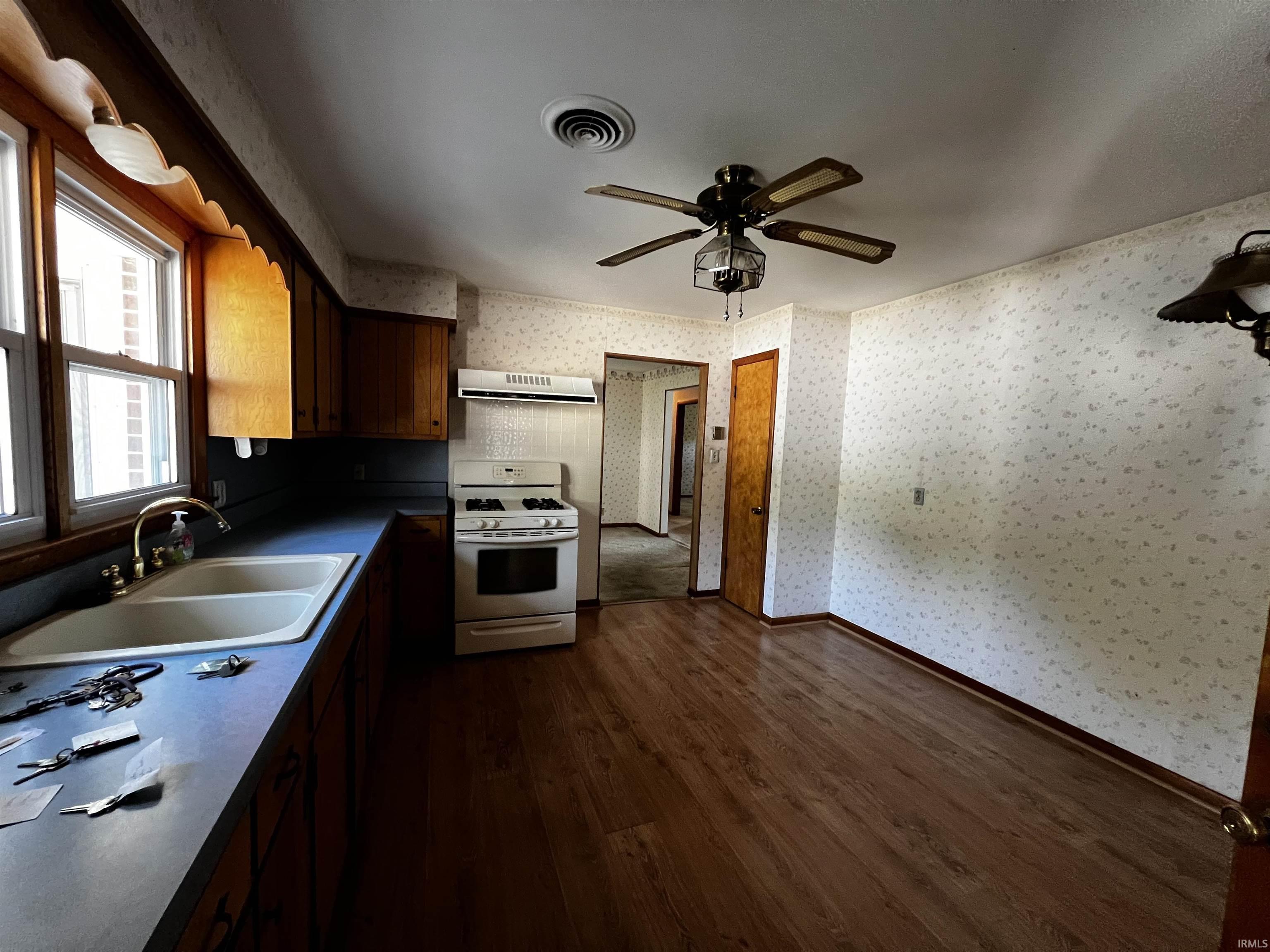 2106 Bedford Road Washington, IN 47501 - Photo 4 of 16 Gallery Image 4
