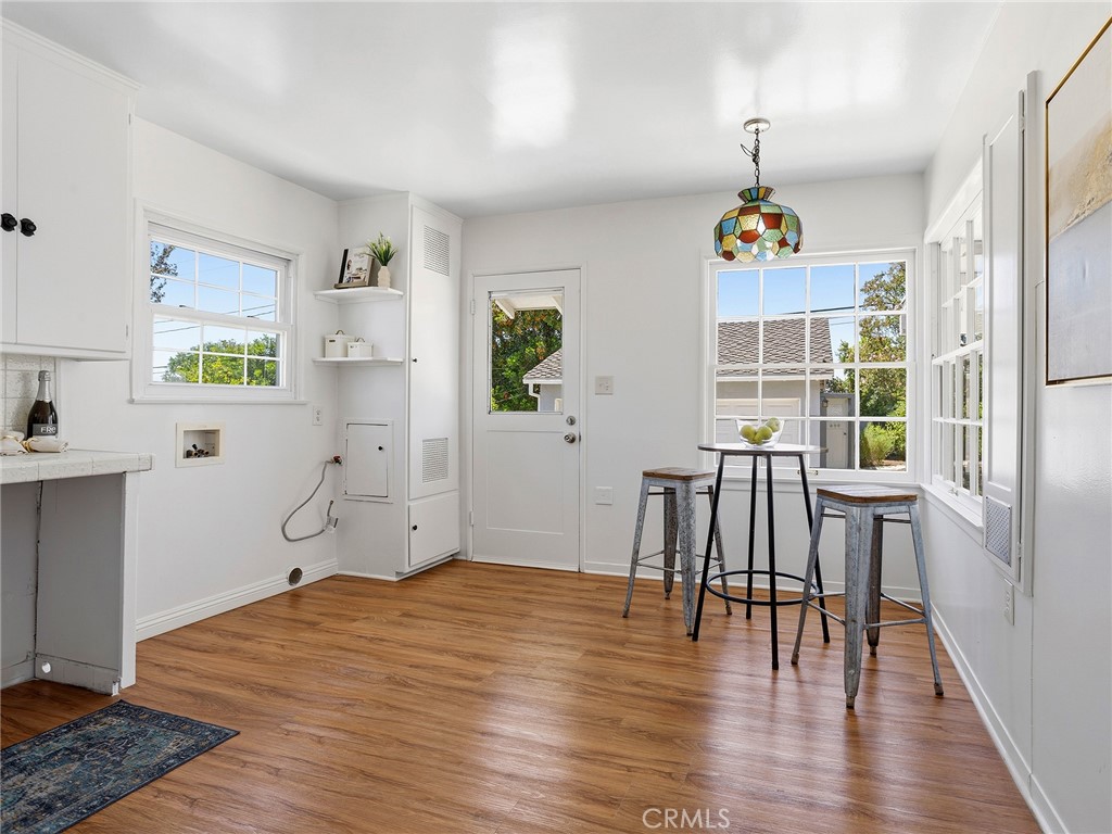 521 Bethany Road Burbank, CA 91504 - Photo 9 of 50 Kitchen