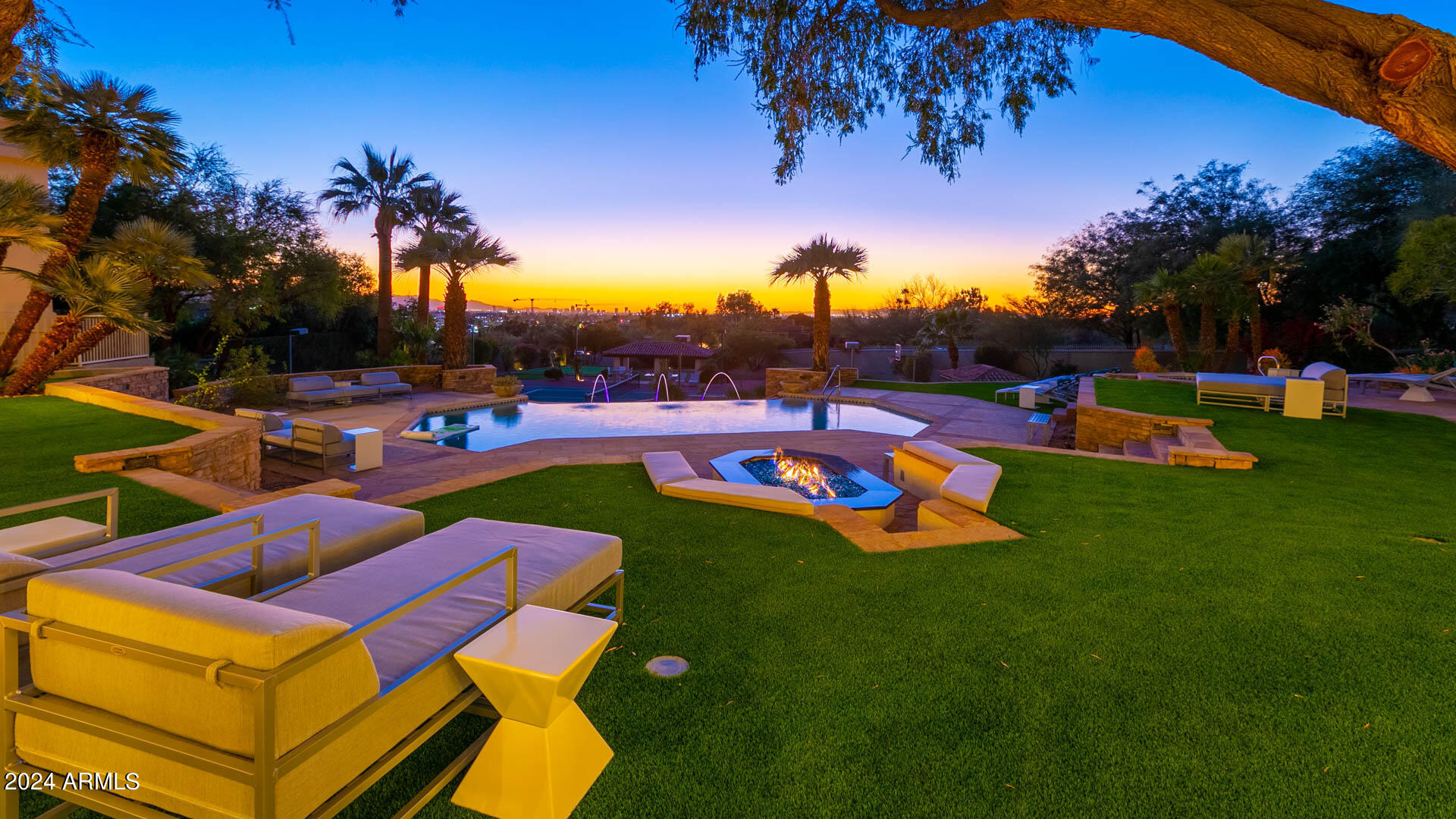 5255 North 47th Street Phoenix, AZ 85018 - Photo 13 of 41 Entertain_In_Luxury_Camelback93