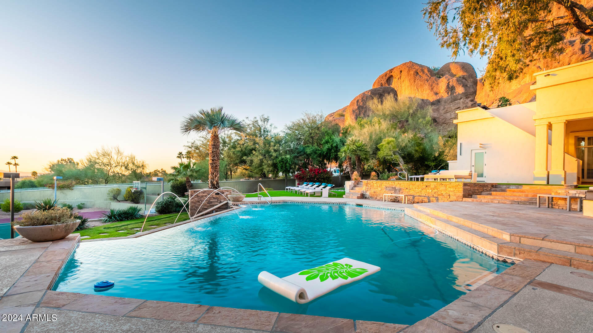 5255 North 47th Street Phoenix, AZ 85018 - Photo 15 of 41 Entertain_In_Luxury_Camelback55