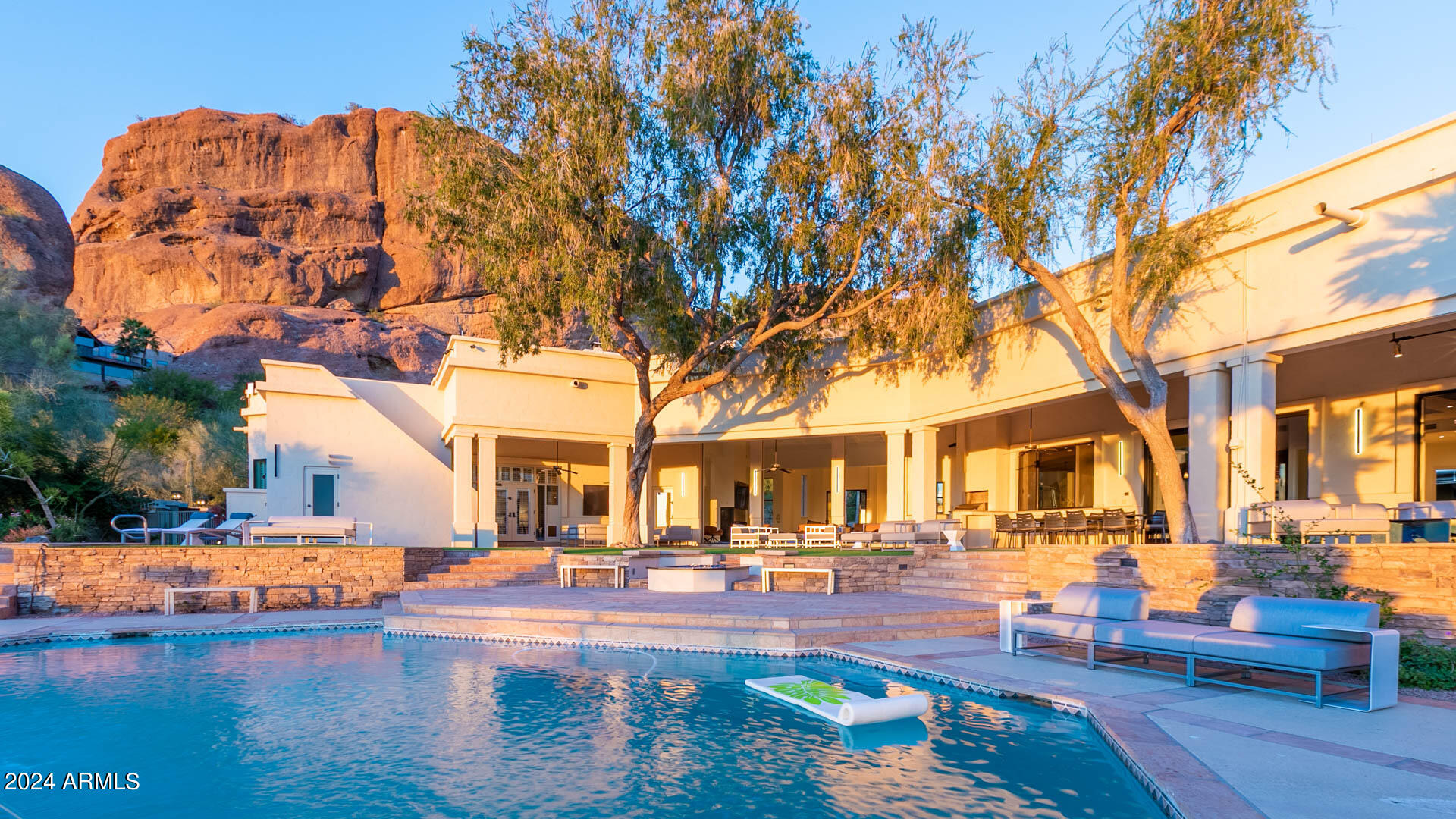 5255 North 47th Street Phoenix, AZ 85018 - Photo 17 of 41 Entertain_In_Luxury_Camelback54