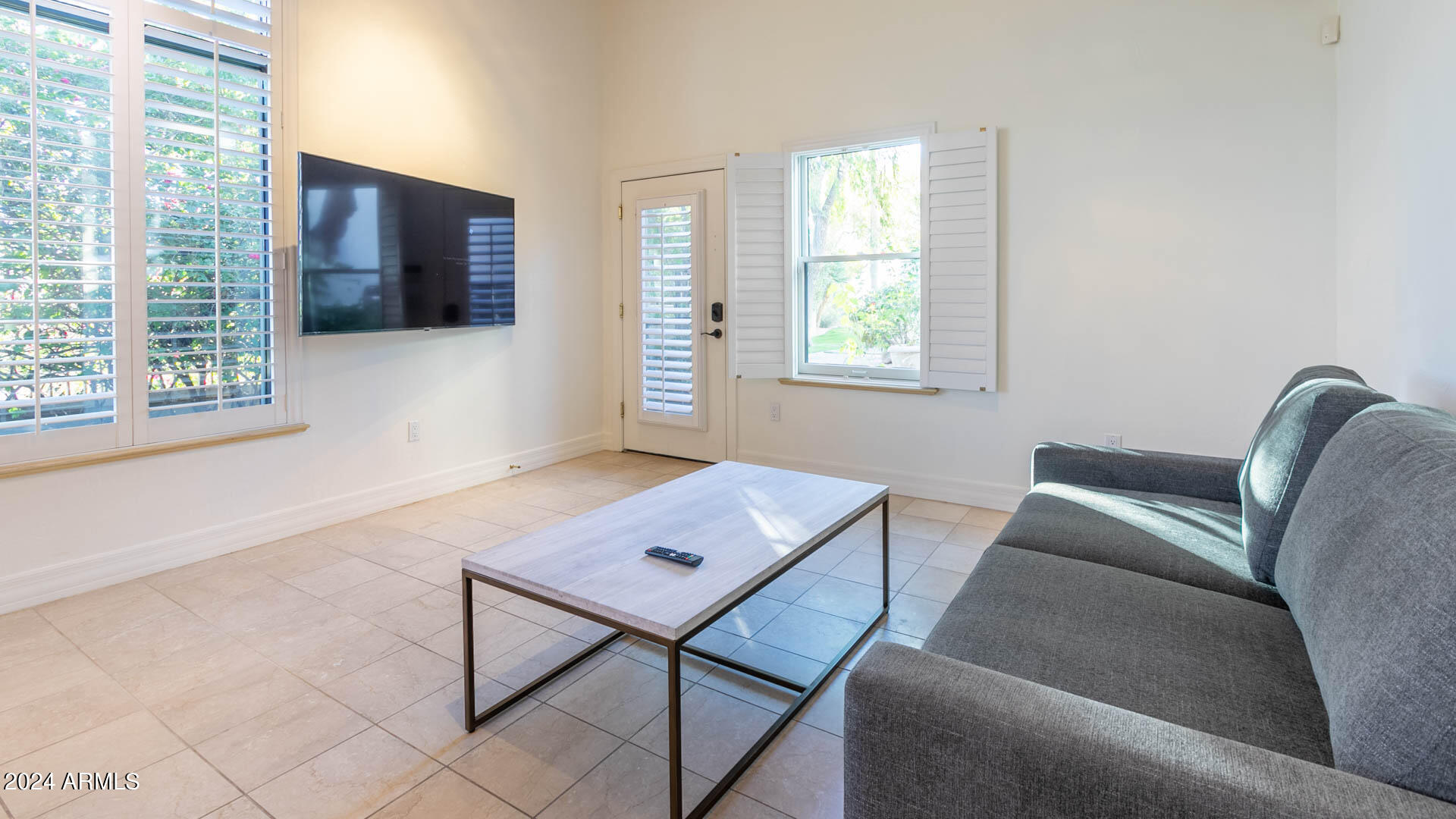 5255 North 47th Street Phoenix, AZ 85018 - Photo 38 of 41 Entertain_In_Luxury_Camelback106