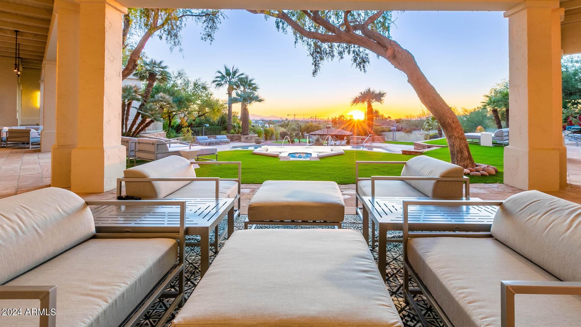 5255 North 47th Street Phoenix, AZ 85018 - Photo 5 of 41 Entertain_In_Luxury_Camelback64