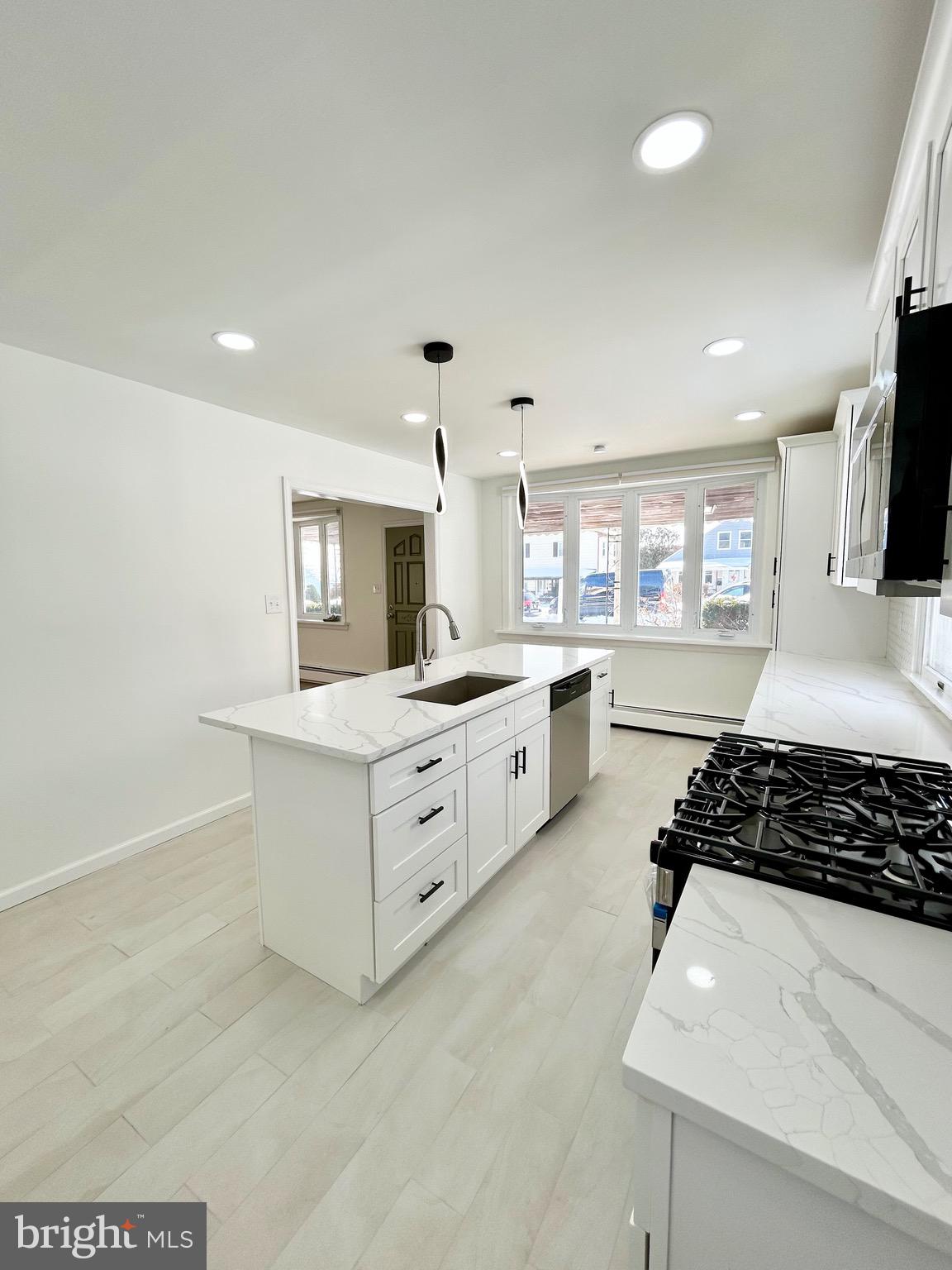 1007 Ripley Street Philadelphia, PA 19111 - Photo 6 of 35