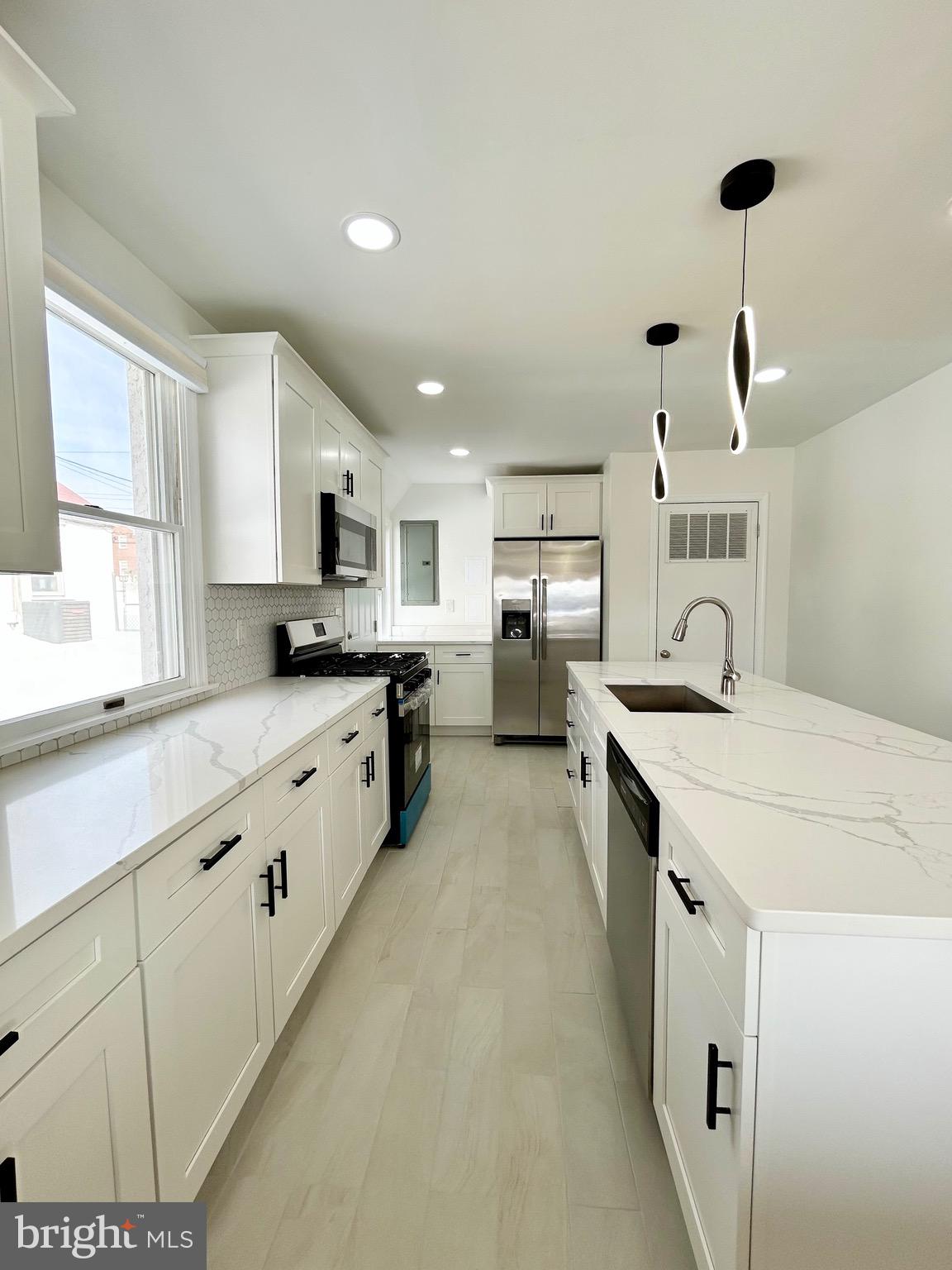 1007 Ripley Street Philadelphia, PA 19111 - Photo 8 of 35