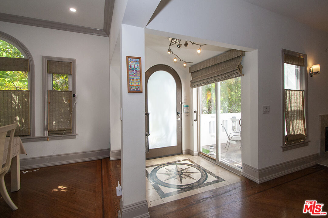 1173 South Point View Street Los Angeles, CA 90035 - Photo 4 of 18