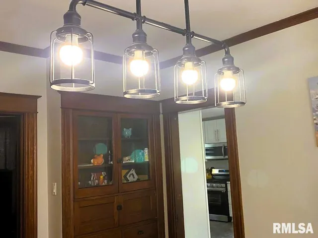 $179,500 | 14 West Market Street, Piper City, IL 60959