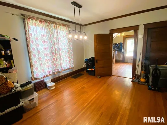 $179,500 | 14 West Market Street, Piper City, IL 60959