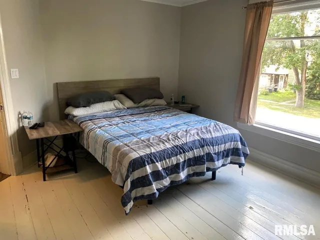 $179,500 | 14 West Market Street, Piper City, IL 60959