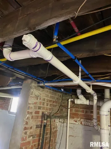 $179,500 | 14 West Market Street, Piper City, IL 60959