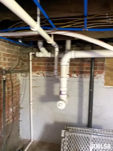 $179,500 | 14 West Market Street, Piper City, IL 60959