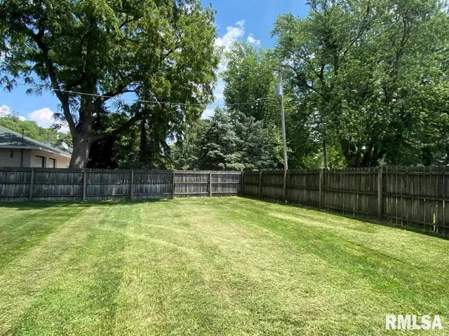 $179,500 | 14 West Market Street, Piper City, IL 60959